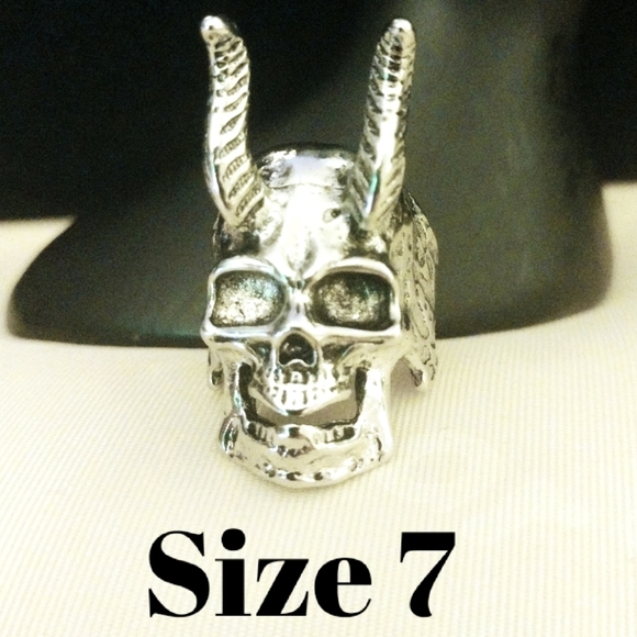 925 men's Biker Gothic Skull with horns Ring